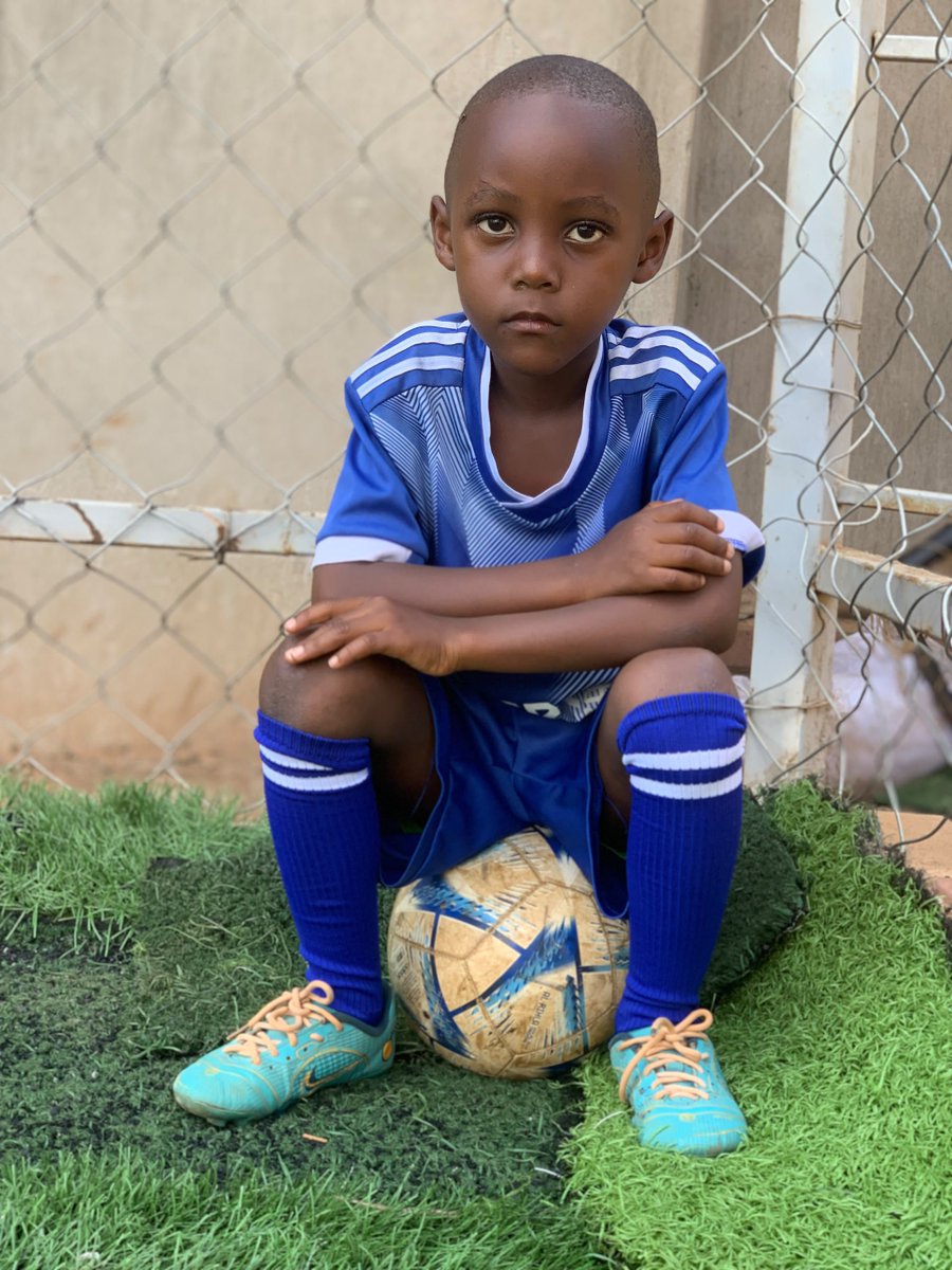 soccer_esau's tweet photo. Everyone deserves a chance. We are looking for good people who can stand with us.

@RWGbluenose @Everton @EvertonHeritage @GiuliaBould @KDH__8 @kdye411 https://t.co/dM1bEkrQen