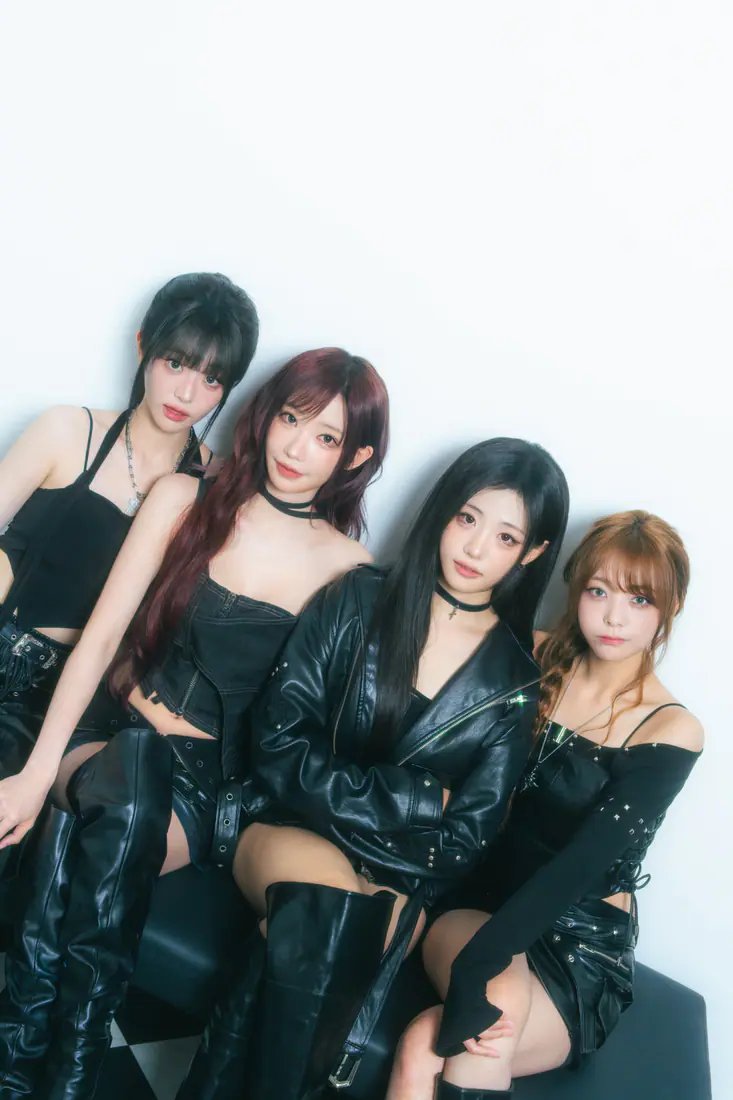 chodanarchive's tweet photo. 260916 realsound magazine 
#QWER #큐떱 https://t.co/DYRSIdwN26