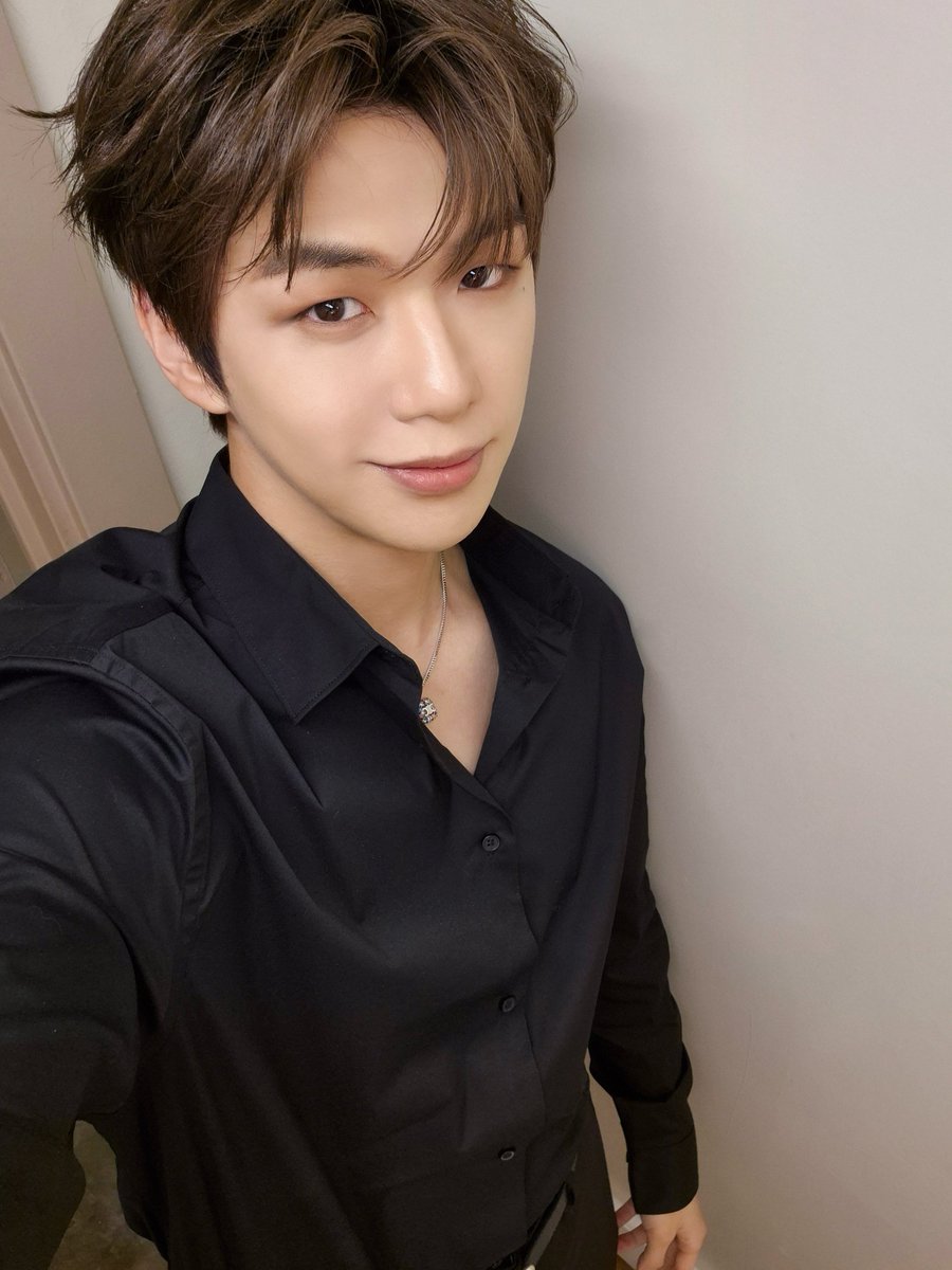 pinkdani1210's tweet photo. 해투때 올려준 사진 다시 보는데 
이 사진 너무나 고혹적이야
이미 홀렸는데 자꾸 또 홀려 https://t.co/jl3rwzAb0d