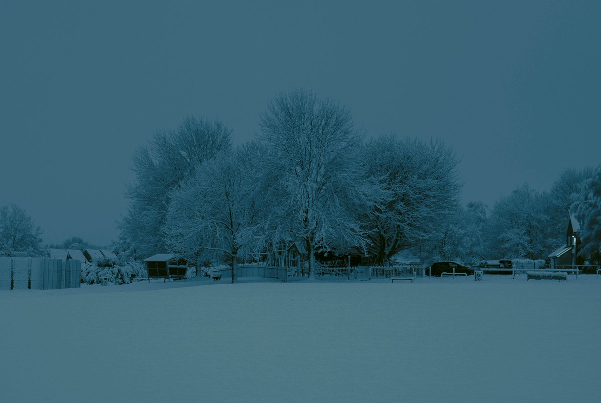 zosphotos's tweet photo. Calm and still in blue https://t.co/2zP7LqhCaA
