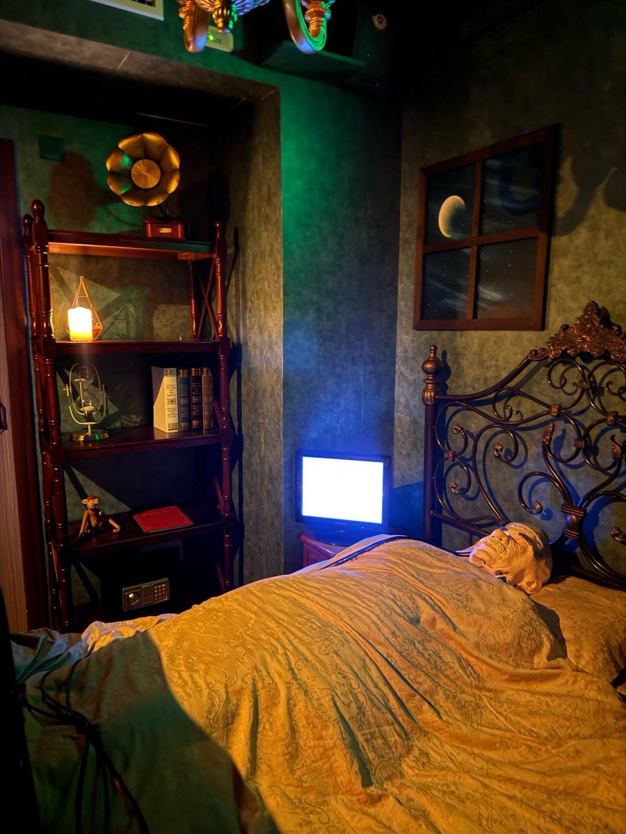 settixmin's tweet photo. Just escaped the 90s Arcade room—cracked 3 hidden clues in 28 mins, now I’m hunting for the next escape mission! #EscapeRoomFun https://t.co/zQDxXjb543