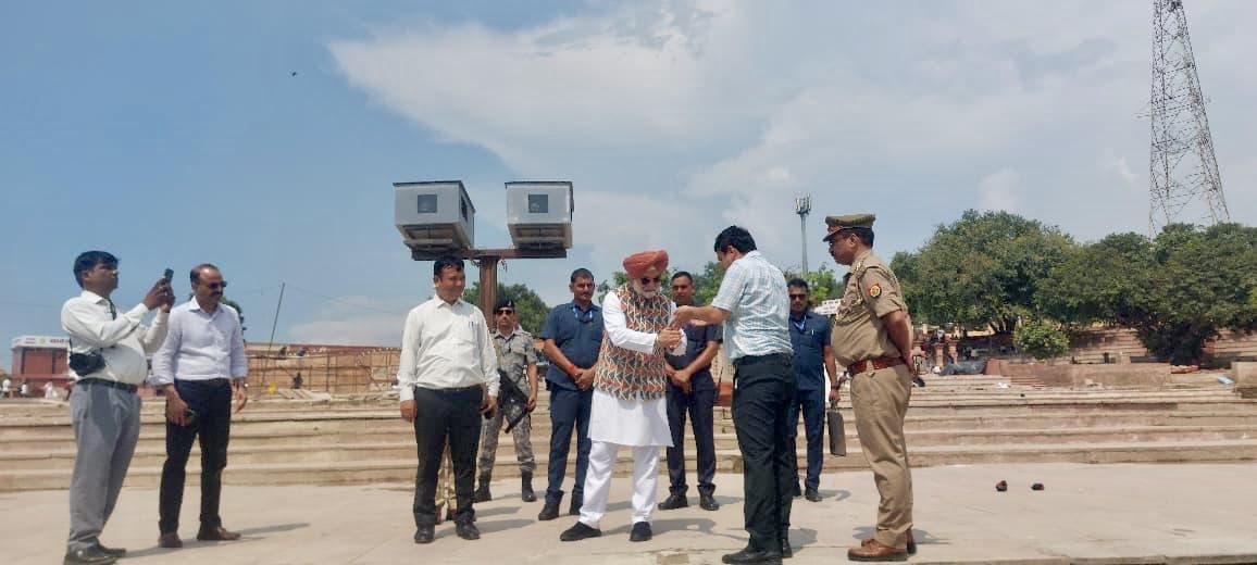 LtGovDelhi's tweet photo. Visited the sacred banks of Maa Saryu at Ram Ki Paidi in Ayodhya Dham today.

A deeply serene and spiritual experience in the holy city of Prabhu Shri Ram.

Jai Maa Saryu! 🙏 https://t.co/27V7BhCwp4