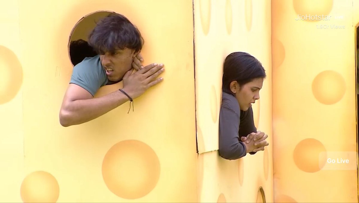 varsh_015's tweet photo. #Shathiga 😂💓

#BiggBossTamil10 https://t.co/hCDbHyJGKu