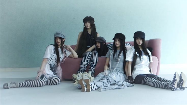 jellyousstar's tweet photo. top 10 illit songs (gllit since bomb)

1. cherish
2. not cute anymore
3. bamspoong
4. pimple
5. grwm
6. jellyous
7. bubee
8. igyb
9. iykyk
10. tick tack https://t.co/YmVTS7WmLH