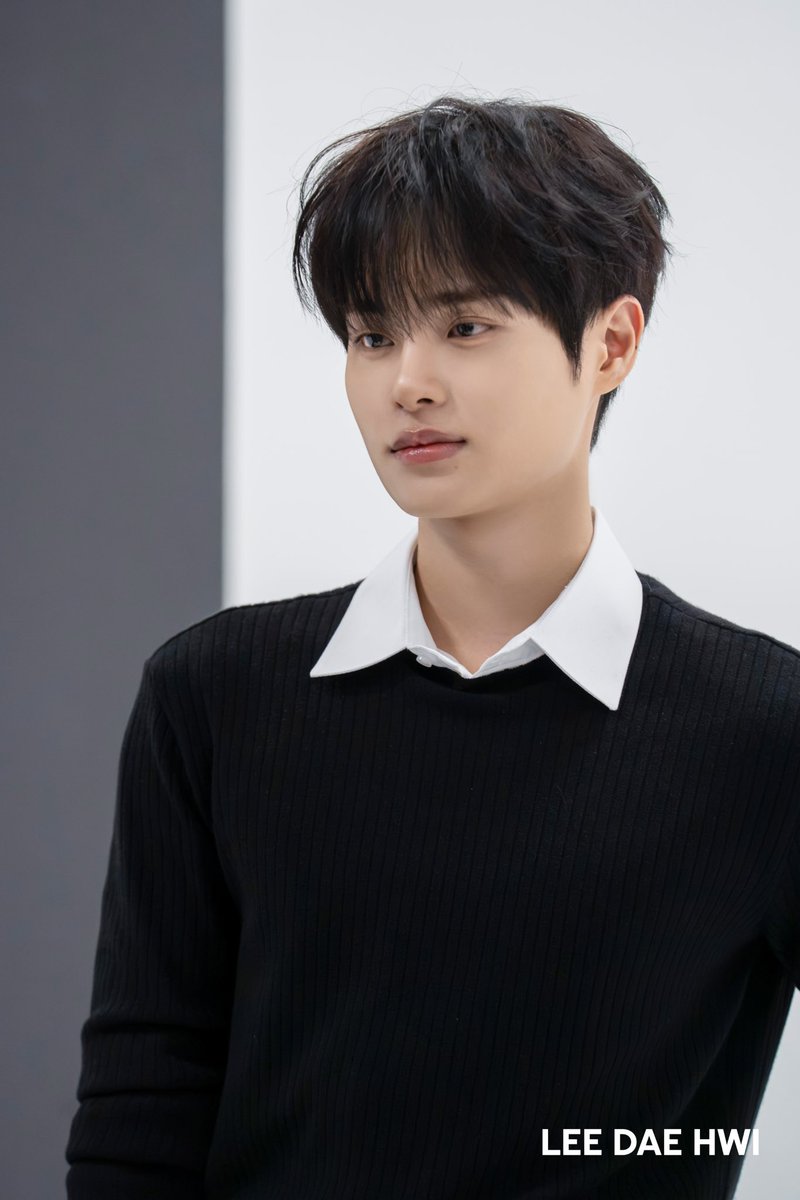 daehwigallery's tweet photo. profile photo behind 🩵

#이대휘 #DAEHWI https://t.co/yPQWf11B4q