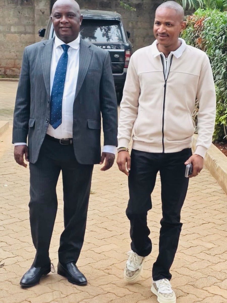 Teddagwa's tweet photo. Babu Owino holds meeting with Osotsi.
#lindamwananchi #babukwasababu https://t.co/u2pmmR7w3d