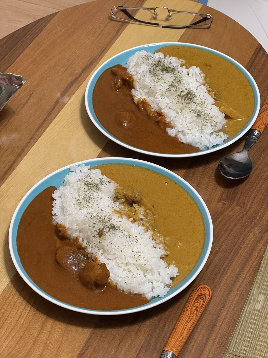 kuriwaki's tweet photo. 無印良品のカレーであいがけ！
美味いぞー！（๑^ڡ^๑） https://t.co/WrnN0GsCH6