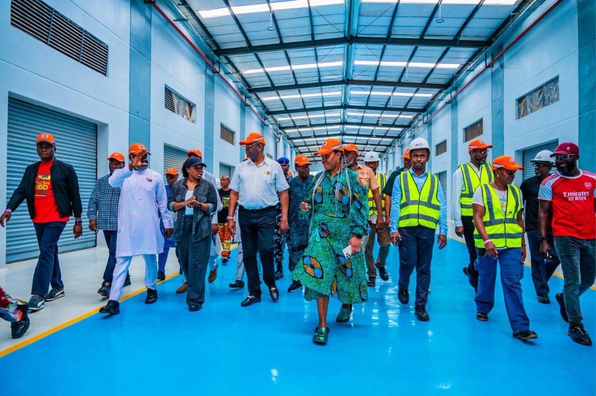 lagosagric1's tweet photo. @Abi_Olusanya @auduef Barrister (Dr.) Samuel Ode, during a visit to the Lagos State Central Food Security Systems and Logistics Hub, Ketu-Ereyun, Epe and the Lagos Rice Mill, Imota. The visit intends to build partnership on the Produce for Lagos Programme.
#LASG
#FoodSecurity https://t.co/jmO2ekiINK