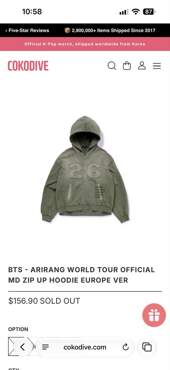 lia_army7's tweet photo. @cokodive I’d love the red tote bag and army bomb plush. 
I’d love to get the green Europe arirang hoodie, buts it sold out. 😢
Thanks for the giveaway!! 💜 https://t.co/OqUbTcYvzD