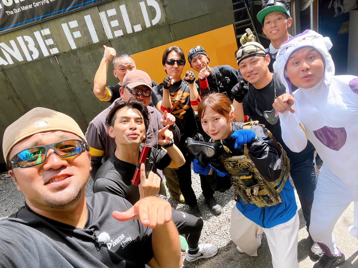hamadacity_bb's tweet photo. 本日は #日本海テレビ さんの情報番組「#スパイス‼︎」さんの収録でサンベフィールドへ🔫✨

本当は #DMT を使っておもてなし参加をする予定でしたが…

果たしてどんな収録になったのか😳

気になる方は10/24(土)9:25〜のOAをお楽しみに✌️
#ハンター村尾 さん
#ザッキー さん
#サバゲー
#FOODIGAN https://t.co/l2oXaQamVX