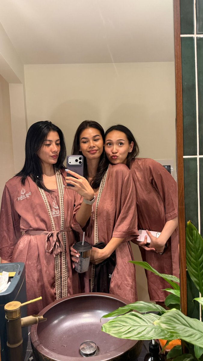 dypointcity_ofc's tweet photo. @KiannaDy’s Vietnam IG files 📂

BCD.jpeg 🧖🏼‍♀️💅🛍️🍵 https://t.co/c8O30o9ngN