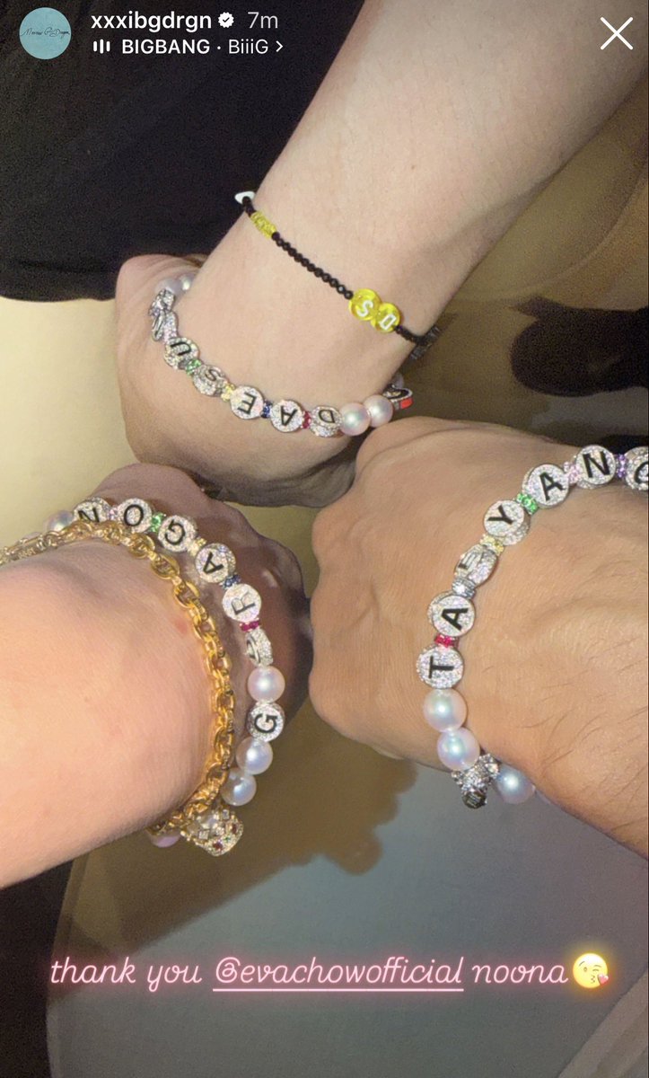 jiyongvamp's tweet photo. BIGBANG NOW HAS NEW FANCY FRIENDSHIP BRACELETS 😭🥹💛!!!!!!!!

#BIGBANG #빅뱅 https://t.co/Ow7SdQ7jtB