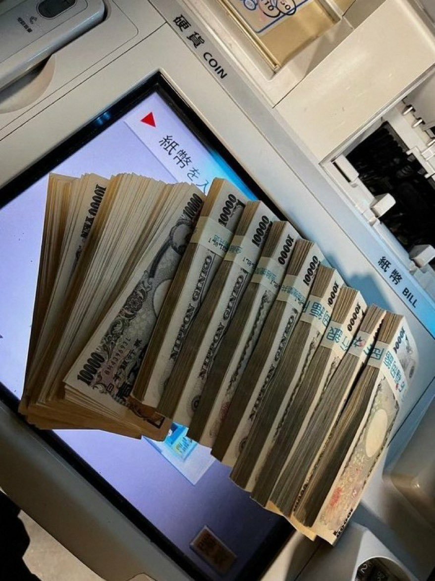 jruf301's tweet photo. 今日は誰にしようかな…？？

①助けて
②いりません https://t.co/sO7wJt4c0q