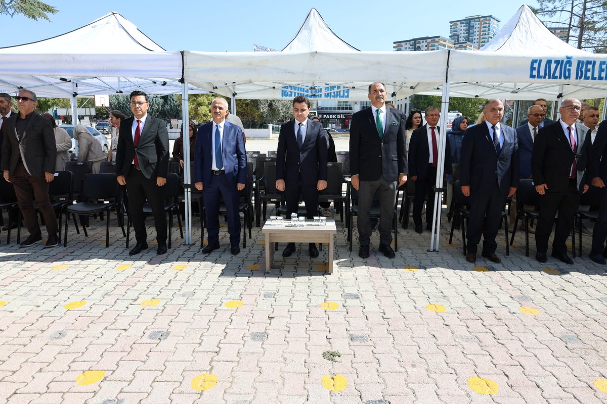 elazigmem's tweet photo. 📌İlköğretim Haftası Kutlama Programı

1- 2026-2027 Eğitim Öğretim Yılı "İlköğretim Haftası" Vali Vekilimiz Sayın Ömer Faruk Ateş, İl Milli Eğitim Müdürümüz Sayın Aziz Gün, Bakanlık Müfettişi Sayın Ahmet Ercan, Bakanlık Müfettiş Yardımcısı Sayın Muhammet Uğur Ülker, protokol üyeleri, eğitim yöneticileri, öğretmen ve öğrencilerimizin katılımıyla Bahçelievler İlkokulunda düzenlenen programla kutlandı. 
@tcmeb @Yusuf__Tekin @numanhatipoglu @gun_aziz #Elazığ
Haber 👉 https://t.co/pVReKIUHMi