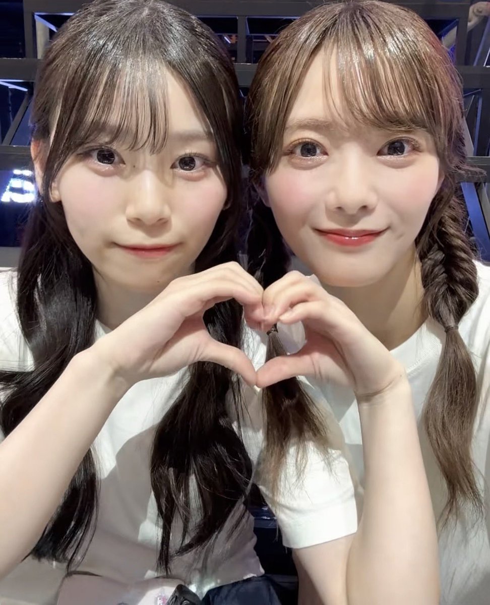 shicule's tweet photo. ほのすの卒業発表みて速攻この写真を見返した。この時にはもう知ってたのかなとおもうと泣けてくる😢
#田村保乃
#松田里奈
#山下瞳月 https://t.co/LqOiKmLBrY