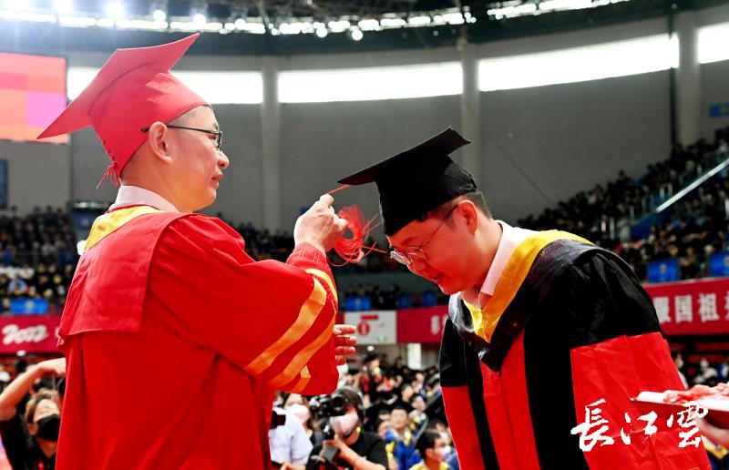 choko821028's tweet photo. Graduation done, diploma in hand, ready to chase every next chapter of this wild journey. https://t.co/ZoZPAQhbqA