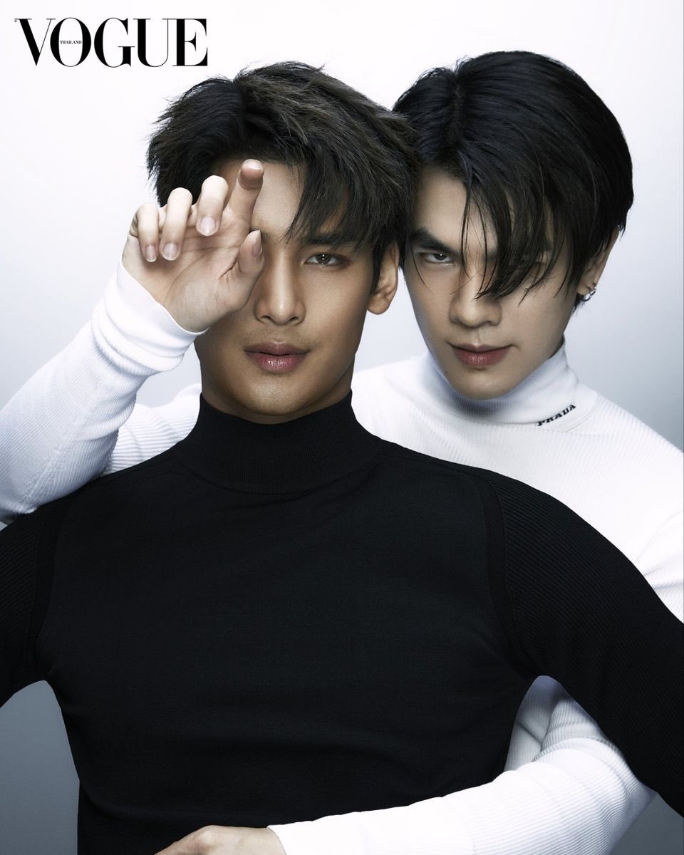 MulliUso's tweet photo. เมื่ออดีตเป็นรักต้องห้ามระหว่างนายรำและมือตะโพน รัก…แต่อยู่เคียงข้างกันไม่ได้ ได้สาบาน หากชาติหน้ามีจริง ขอให้เราได้กลับมาคู่กัน

ในภพชาติปัจจุบัน เราได้กลับมาเจอกันอีกครั้ง แต่ในฐานะศัตรู ที่ไม่อาจจะลงรอยกันได้

((ภาคต่อแมนสรวงมาได้เลยจ้ะ ซีรี่ส์มายอาโปอ่ะ ร่างพลอตให้แล้ว พี่เอาไปทำ))