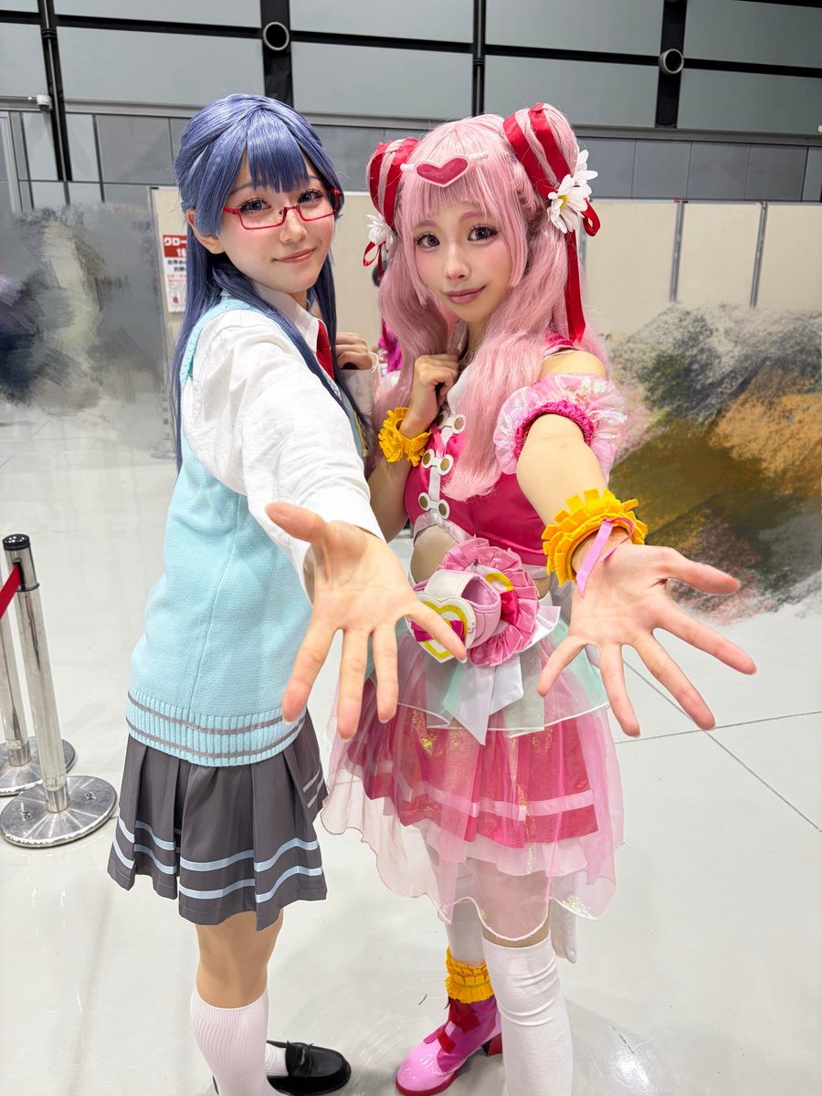 pretepicu's tweet photo. コスプレ/ Cosplay

#レイフレ36 (9/12)
HUGっと!プリキュア キュアエール&amp;薬師寺さあや
Models / もゆさん ( @moyu_419 ) ＆ 猿払ほたてさん ( @hotate_hkd )

お馴染みエールのコスのもゆさん🩷とさあやちゃんをしてくれたほたてさん💙(初コスのクオリティ凄😳)
仲良し感がめっちゃイケてた〜！😆 https://t.co/p1guCmigxr