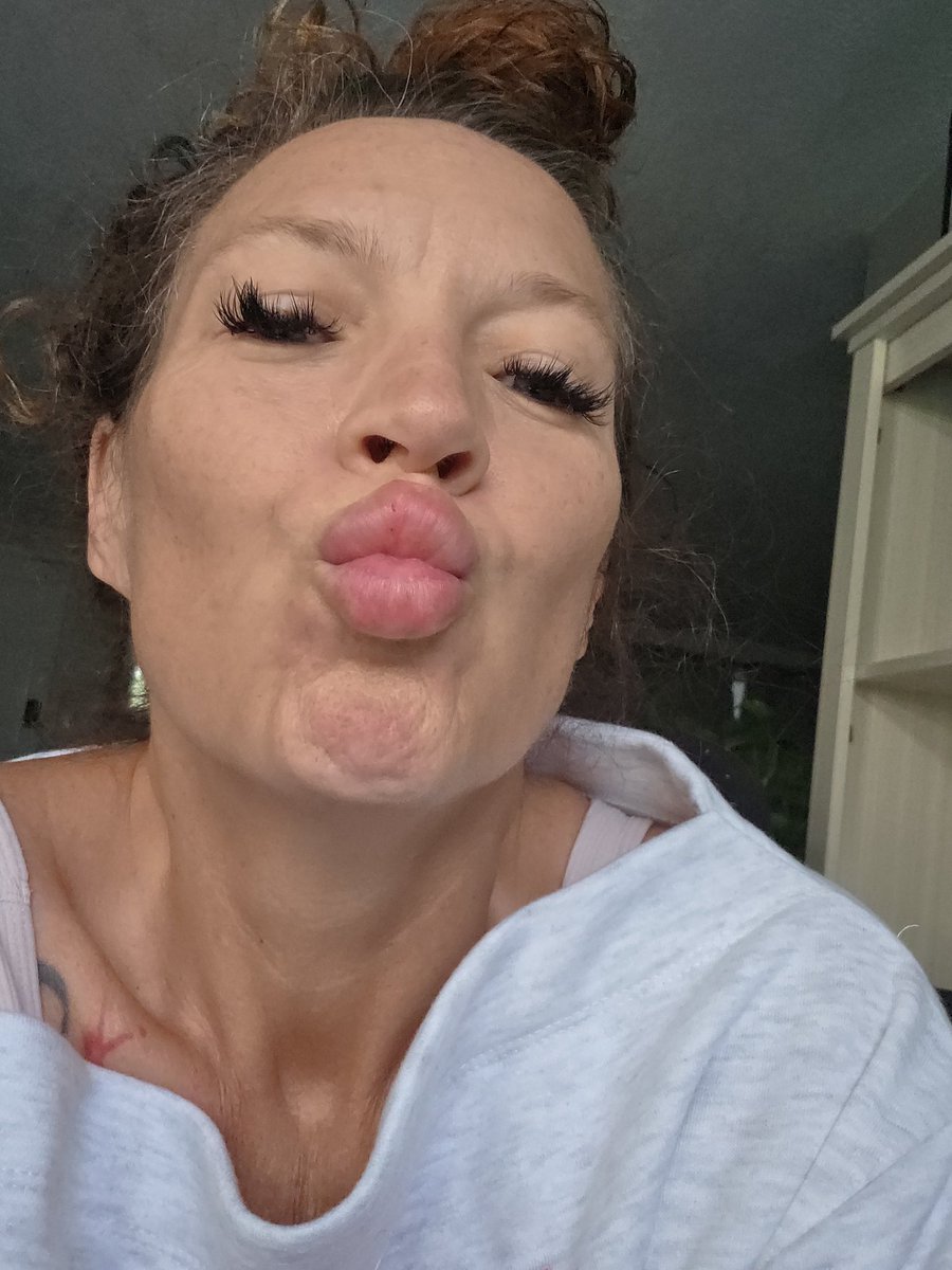 Raynaewz6's tweet photo. Good morning Universe 🥰🥰😘😘 https://t.co/yx8Hjxzy7E