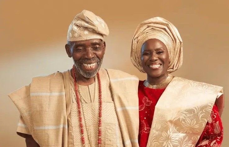 NwakozorE's tweet photo. Olu Jacobs is dead and every man should learn something from the love he shared with his wife, Joke Silva.

She stood by him and took care of him through his health struggles especially after his diagnosis and she remained there for him into old age. That kind of love doesn’t happen overnight. It is built over years of showing up, making time, being present and genuinely loving your family.

Men, make time for your wives and children. Don’t spend your whole life chasing money while neglecting the people you’re building it for.

Because when age and sickness come, you’ll understand that the greatest wealth is having people who love you enough to stay❤️