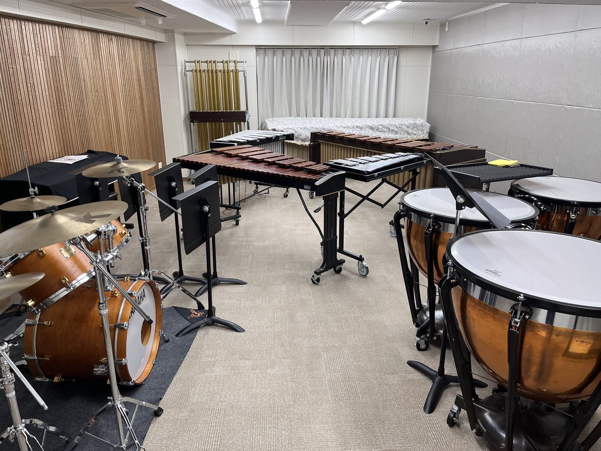 studioshinki's tweet photo. #スタジオSHINKI
今日も楽器たちが出番を待っています🥁

ソロ練習からアンサンブルまで、
さまざまな用途でご利用いただけます！

祐天寺駅から徒歩2分🚶

打楽器を思いっきり練習したい方、お待ちしています🪇

#打楽器 #練習スタジオ https://t.co/tBFU4gLBjR