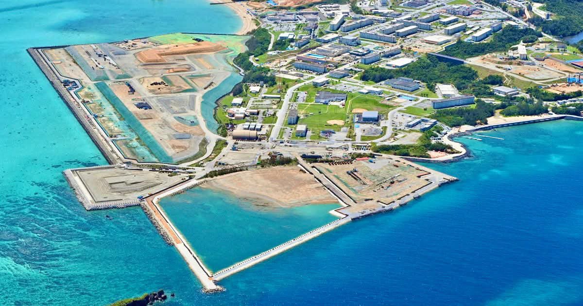 Izumi_Sunagawa's tweet photo. 左翼活動家約30人が辺野古ゲート前で古謝げんた氏当選翌日に座り込み。
↓
工事車両を阻むも、約10分後に沖縄県警が排除した。

今まで沖縄県警が10分で排除、なんて無かったのに、選挙で基地容認派が大差で勝った翌日から、同じ場所で同じ規模の座り込みが10分で排除された。

現場の警察が「もう遠慮しなくていい」と判断したという事だ。
知事が変わるとこんなにも空気が変わる。

やはり全国に蔓延る左翼知事は一掃しなければならない。