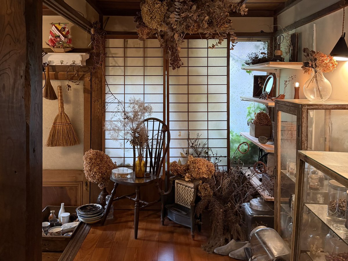 saintgumi's tweet photo. I had medicinal curry inside a small house in kamakura. https://t.co/wmvpilZRmN