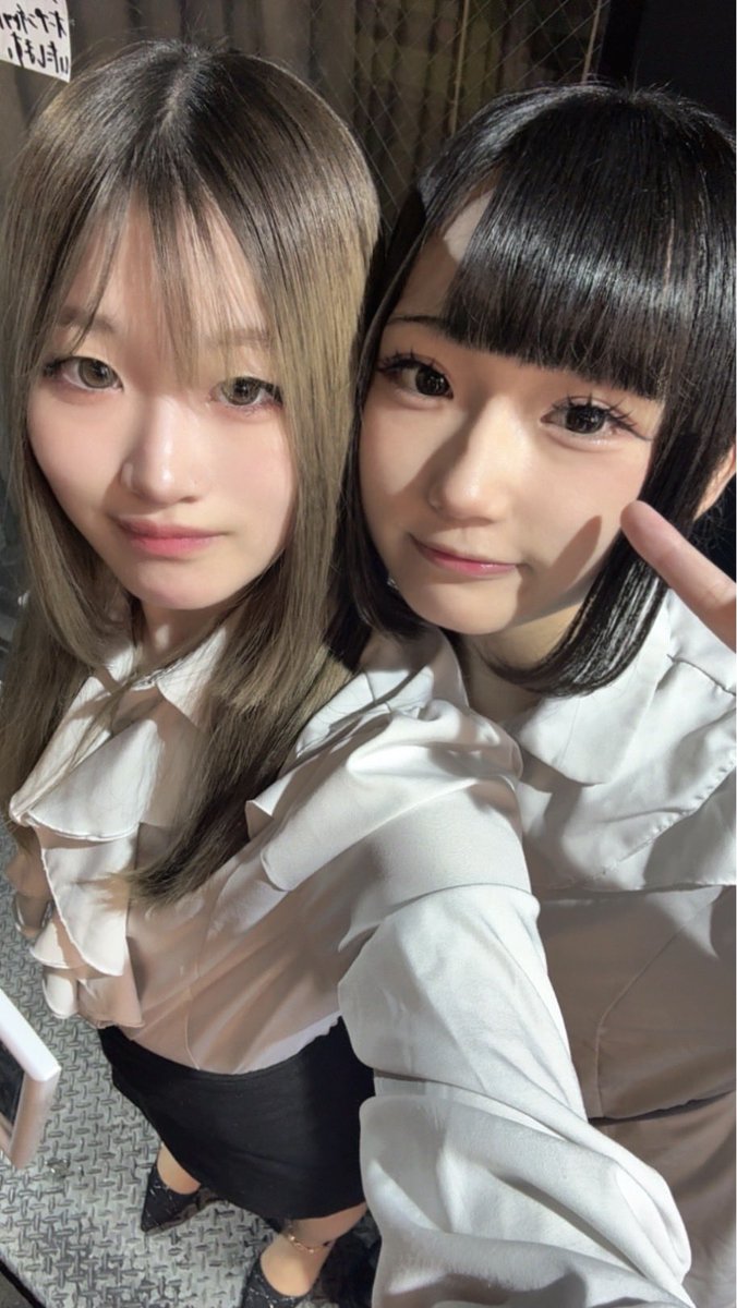 STRIVE_0302's tweet photo. ストライブ19時オープンしてます！

出勤⬇️
あおい@aoi_strive 
める @meru_strive 
すず@suzu__cc 

#イベント #大阪 #京橋 #BAR https://t.co/sCnUNXs7Pz
