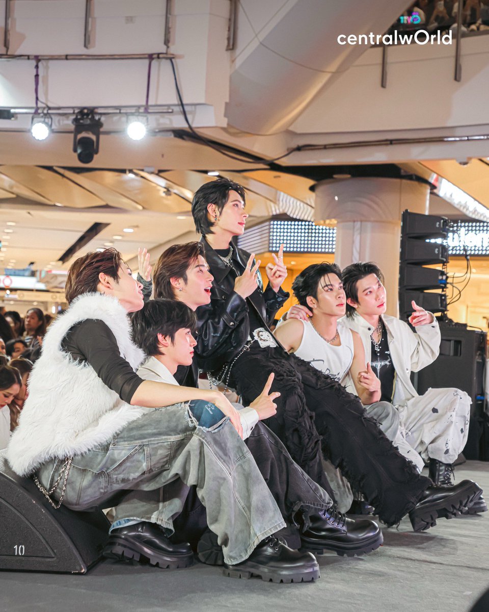 centralwOrld's tweet photo. ภาพบรรยากาศงาน 𝗟𝗔𝗕𝗫 𝗚𝗥𝗔𝗡𝗗 𝗢𝗣𝗘𝗡𝗜𝗡𝗚 𝗗𝗘𝗫𝗫 𝗧𝗛𝗘 𝗫𝗣𝗘𝗥𝗜𝗘𝗡𝗖𝗘 ✨ 𝟰𝗧𝗛 𝗔𝗡𝗡𝗜𝗩𝗘𝗥𝗦𝗔𝗥𝗬 : 𝗧𝗛𝗘 𝗕𝗜𝗟𝗟𝗜𝗢𝗡 𝗠𝗜𝗟𝗘𝗦𝗧𝗢𝗡𝗘 กับการเปิดตัว 6 หนุ่มพรีเซนเตอร์วง DEXX ซึ่งจัดขึ้นอย่างยิ่งใหญ่ที่เซ็นทรัลเวิลด์ 

#LABXxDEXXGrandOpening
#DEXXth
#LABXClinic
#มีXต้องมีDEXX
#centralwOrld
