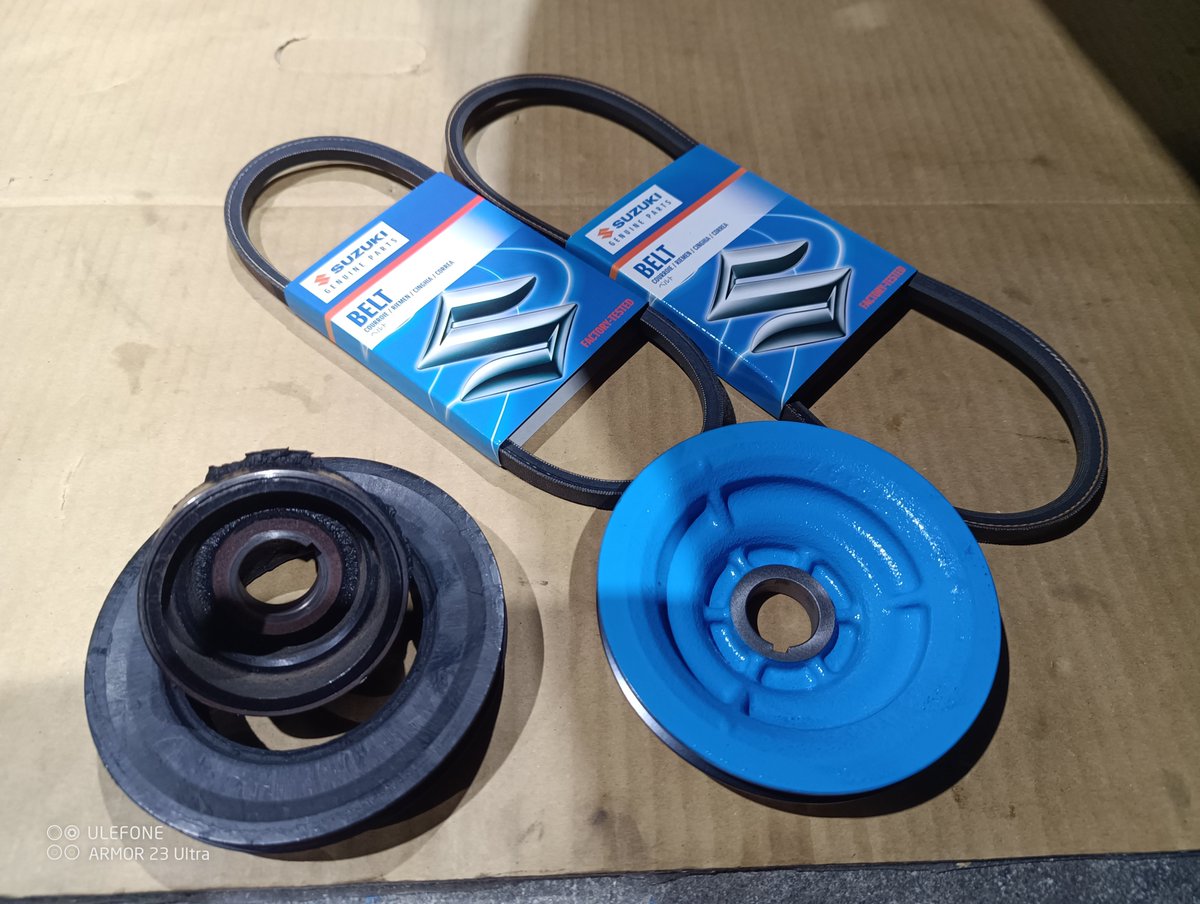 Yz_FACTORY's tweet photo. F6Aカプチーノ
よくあるトラブルで緊急入庫。
クランクプーリーのダンパー断裂でオルタベルト無しの状態で頑張って自走で来店いただきました🫣
常時在庫のキャラプーリーとベルト２本も交換。
無事にご帰宅いただきました👍 https://t.co/RTZoyR14WS
