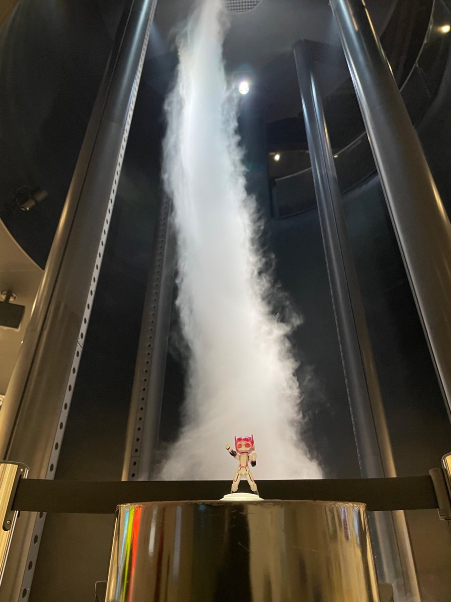kei_010_'s tweet photo. ラブカ大佐が初登場した時のインパクトは大きい。

ラブカ大佐の本気は巨大な竜のような姿で
海中で竜巻を起こすのかも？

#旅ドゲ

📷北九州 いのちのたび博物館の展示とスペースラボのサイクロン発生装置です https://t.co/GPvzkcoK1x