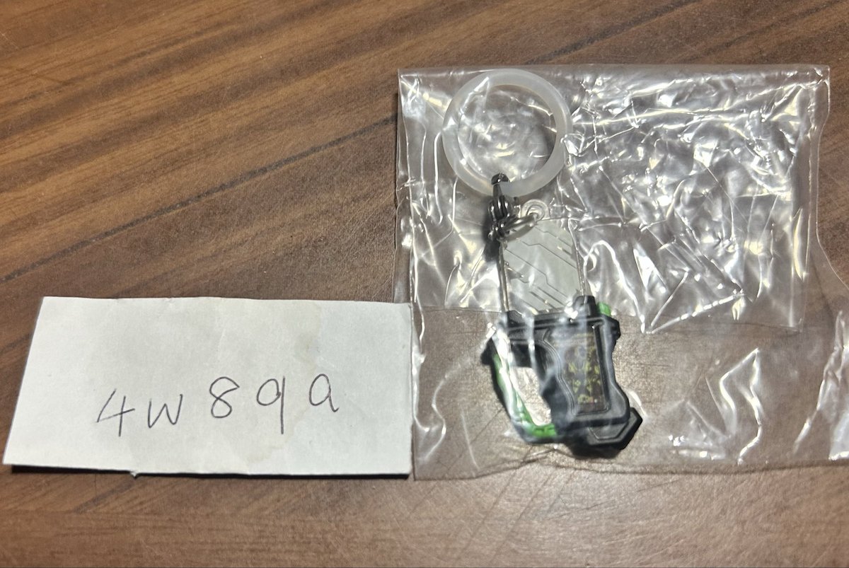 4w8qa's tweet photo. 【交換】仮面ライダー　カプセルトイ　ガチャガチャ　めじるしアクセサリー4

譲) 仮面ライダークロニクルガシャット

求)サイクロンメモリ 、ジョーカーメモリ、アクセルメモリ、エターナルメモリ、その他異種めじるし何でも検討

郵送または富山県内手渡し希望です。
お気軽にお声掛けください。 https://t.co/ozMWXd0Isv