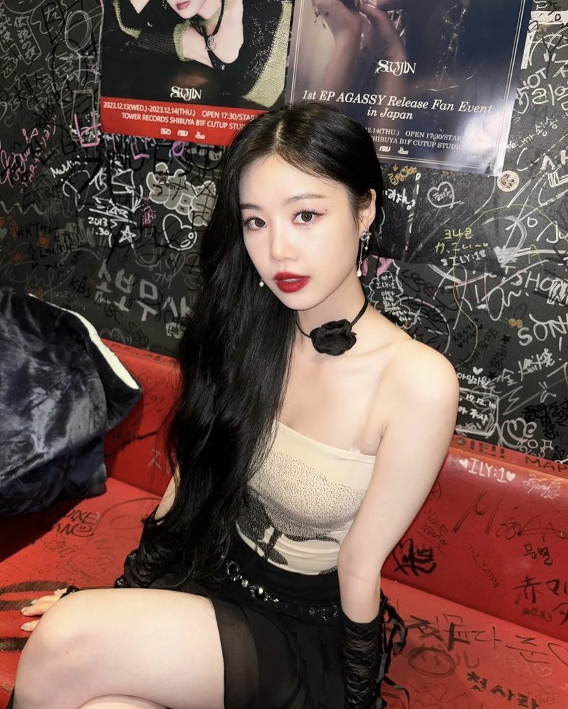 red_cherry0309's tweet photo. 어제 게시물 보고 화려한 수진이가 보고 싶어졌어 https://t.co/ipqtxTWkx8