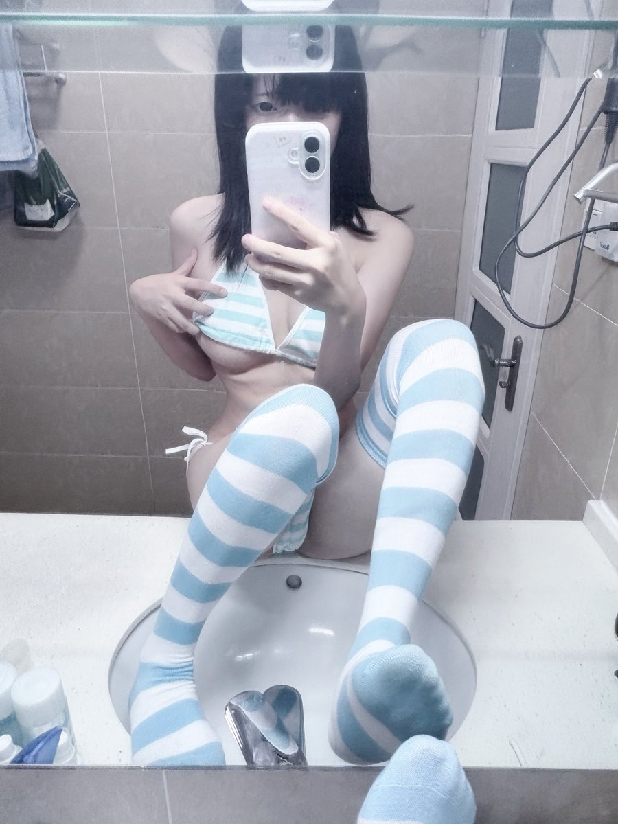 Otakurain1007's tweet photo. 盘点那些发什么都没人理还坚持发推文的女孩
#门槛妹 #门槛 #女高 #金主 #线下 https://t.co/LCS0rnTNyx