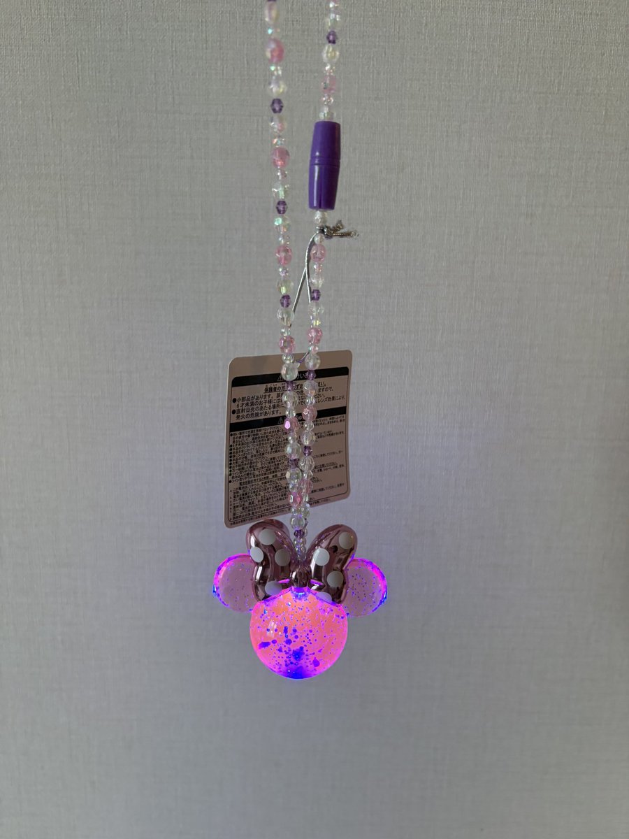 erieru48's tweet photo. 私の中の女児心が欲しいと言ってきたので必要ないのに買いました。ピカピカ光るミニーちゃん https://t.co/0lkehPiCV4