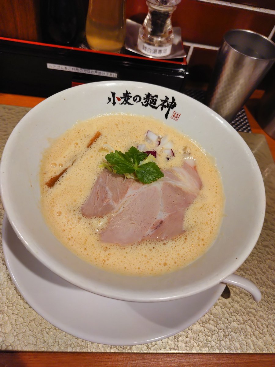 chihi4549's tweet photo. デブなので昼夜ラーメンやったった🍜🍜 https://t.co/eplnSgjk4F
