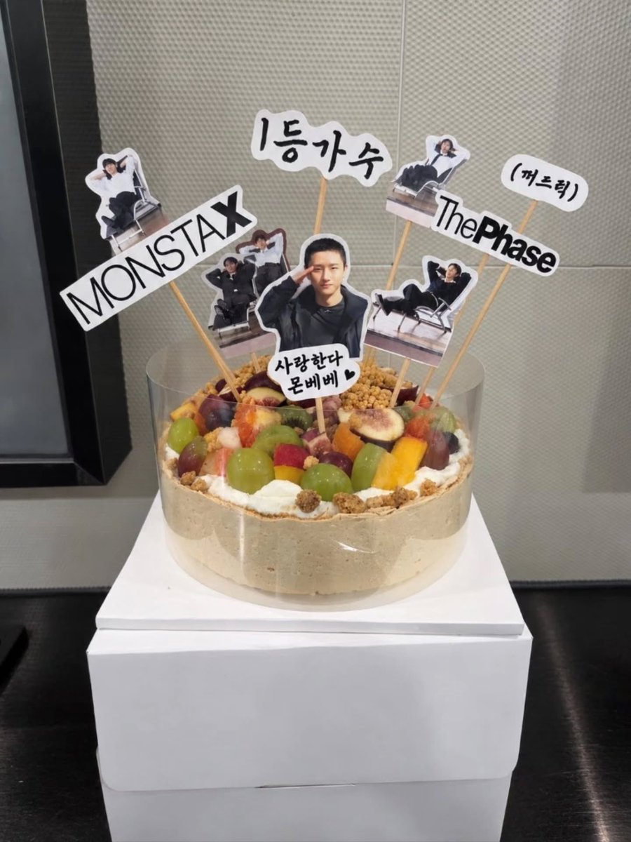 sang__lan2's tweet photo. 260916 #셔누 인스타 (4/5) https://t.co/OAkZq0VEOo