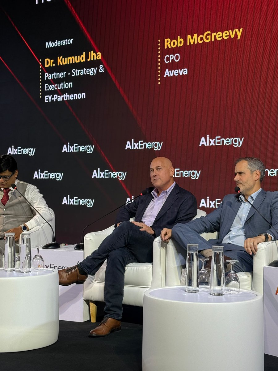 siddamshety's tweet photo. From sensor data to real-world action. ⚡ AI is helping organizations move beyond monitoring to smarter decision-making, improved efficiency, and operational intelligence at scale. #IndustrialAI #Gastech2026 https://t.co/KgAxos66If