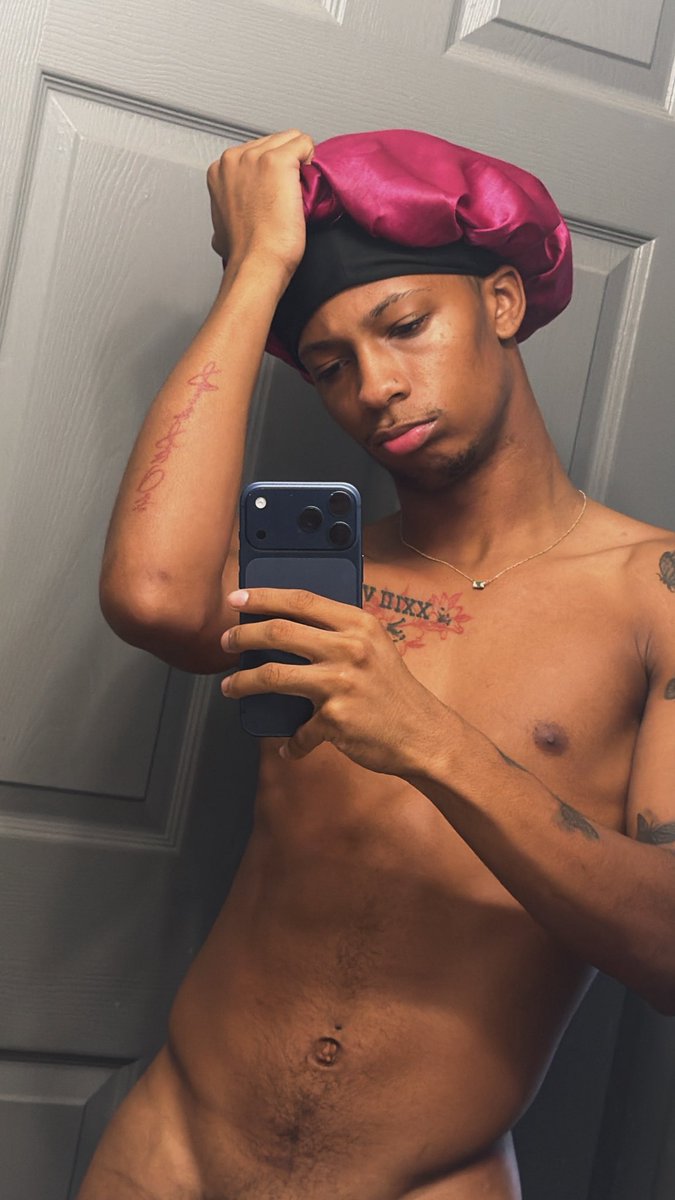 junnnnniorrr's tweet photo. can yal find the alt ? #mlm #nsfwㅤㅤ https://t.co/10Od0CofcK