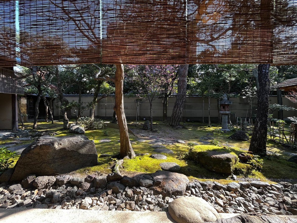 shokunincomfr's tweet photo. [Souvenirs de travaux de jardinage luxueux]

Yuhisai Kodokan est un bâtiment résidentiel de style sukiya doté d'un vaste jardin japonais.
https://t.co/memWzitFOH https://t.co/SywkcnyGGN