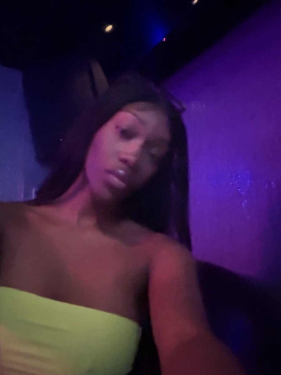 dollasignlux's tweet photo. @RalphLauren take me out this club https://t.co/FECNEGGajR