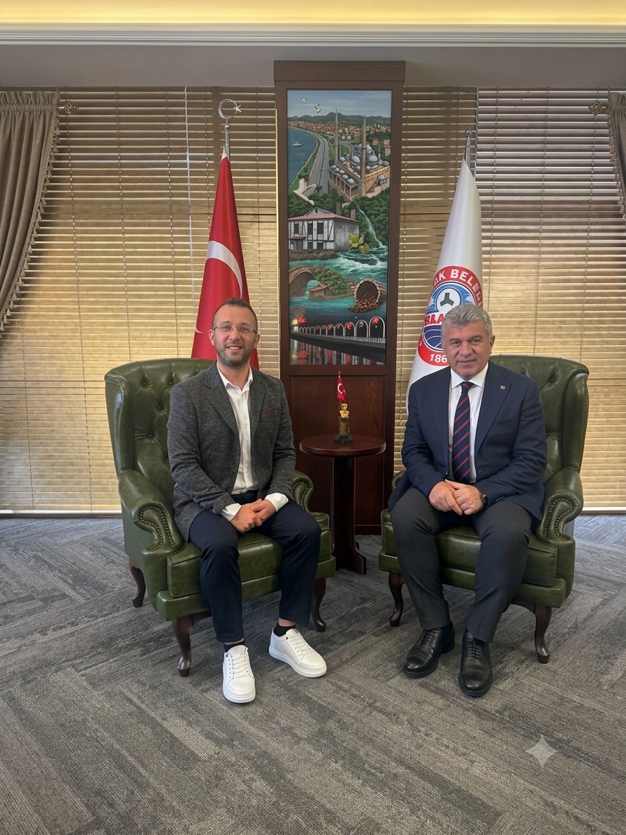 ibrahimunye's tweet photo. Bulancak Belediye Başkanı Sayın Necmi Sıbıç’ı makamında ziyaret ettik. Nazik ev sahipliği ve hoş sohbeti için Sayın Başkanımıza teşekkür ederiz. https://t.co/sUnmUnrT4a