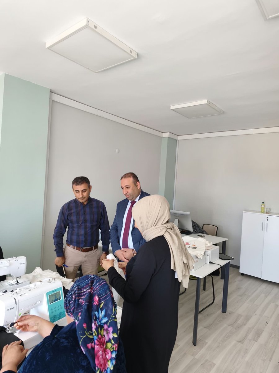 DargecitE's tweet photo. İlçe Milli Eğitim Müdürümüz Selman GEZİCİ kurumumuzu ziyaret etti.Kurum müdürümüz Emrullah AKAR kurum işleyişi ile ilgili bilgi verdi.
Ziyaretleri için kendilerine teşekkür ediyoruz
@Selmangez 
@Emrllhakar 
@Dargecit_MEM https://t.co/NAZti2wrDA