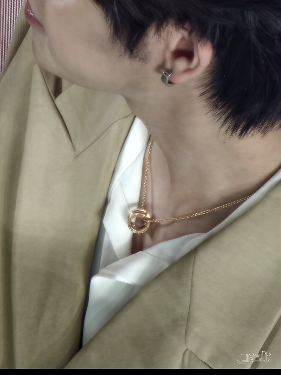 Linsupromax's tweet photo. เปลี่ยนจากถามเติ้ลเป็นถามบี๋เถอะว่าใส่สร้อยอาบน้ำนอนหรือเปล่า

#The11thAnniversaryWithMITH https://t.co/V2JQhfhbGT