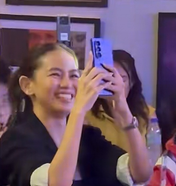 ur_1yana's tweet photo. ashtine being one of aubrey’s no. 1 supporters 😭🤍 look how genuinely happy she is for her 🥹 https://t.co/IbzEX2fEUt
