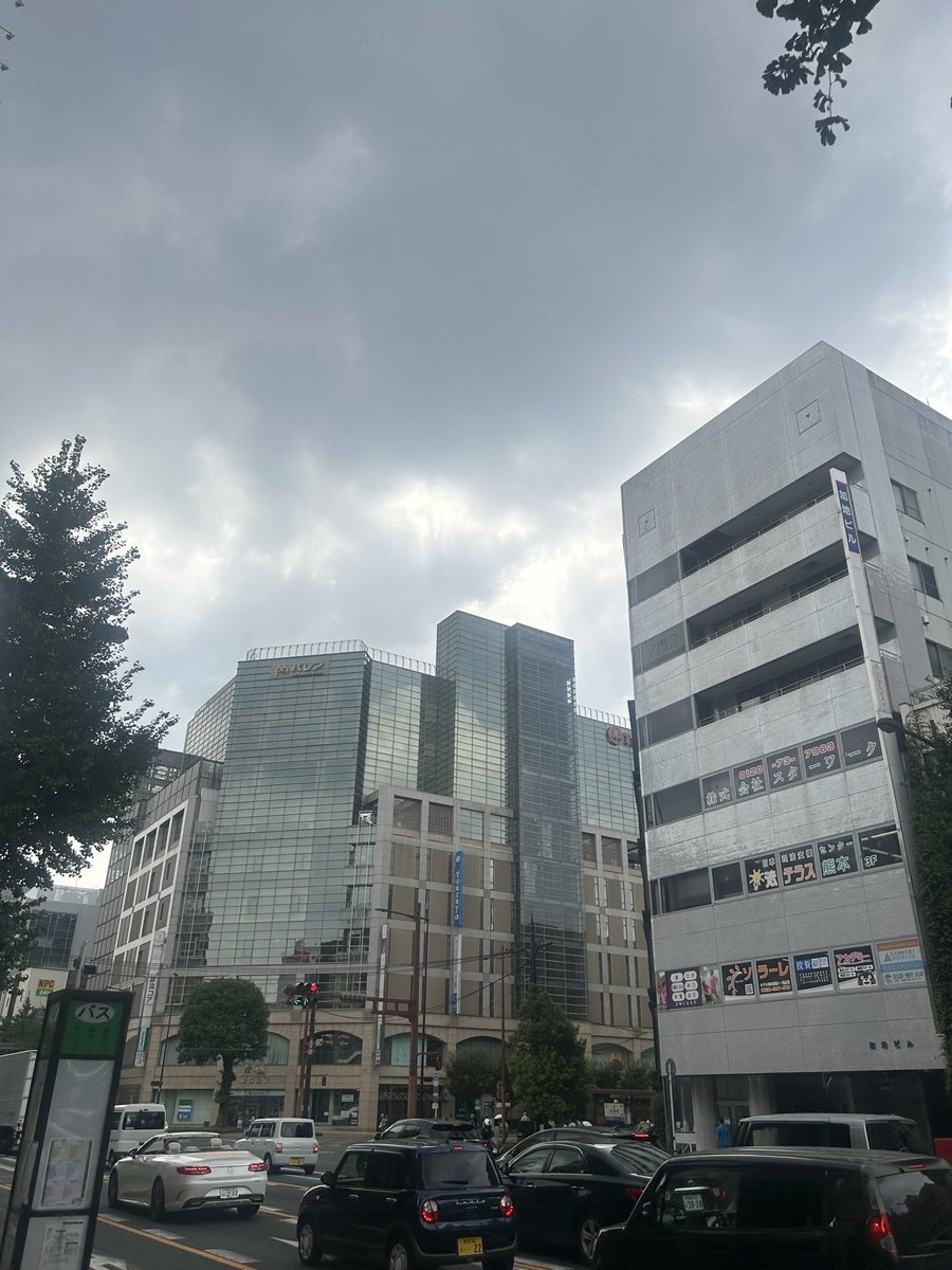 pokstyu's tweet photo. 内装業者との打ち合わせに行ってきました。
どんな内装にするか悩み中です‼️
完成が楽しみです♪ https://t.co/1Ex8mA5ypE