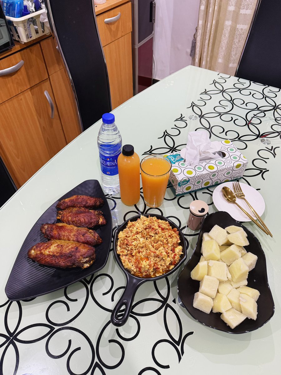 MrMekzy_'s tweet photo. The perfect breakfast to start the day. Turkey air fried to perfection!😍🙂‍↔️🍠🍳🍹 https://t.co/Jqv8tb2Sar
