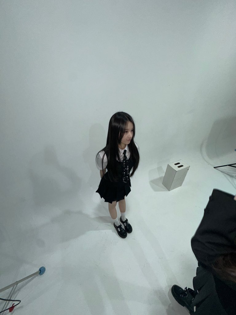 HOWItalia's tweet photo. 💬| #LIUYIN via b.stage!🦋

🇮🇹
Sono la tirocinante Liuyin dai capelli neri!! ahahah Ci vediamo dopo, Hearty🤍

🇬🇧
I’m the black-haired trainee Liuyin!! hahaha See you later, Hearty🤍

#HEART_OF_WOMAN #HEART_BYTE #BLUEBROWNRECORDS #kpopfanpage https://t.co/EgTiL5GqHW