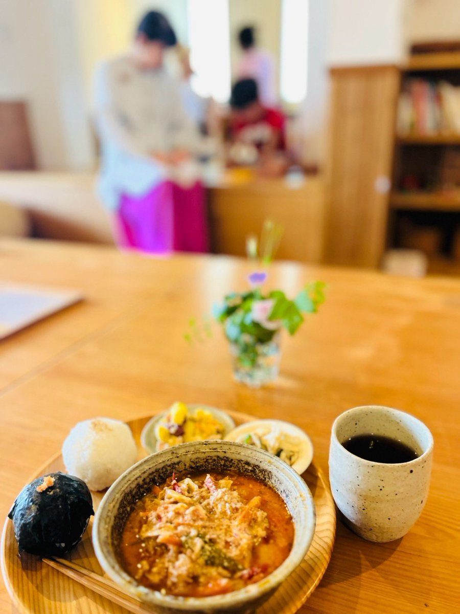 oyatsuen's tweet photo. 明日は月のおうちさん出店日✨
今週も心を込めておやつをご用意しました😊
ネギクラッカー、パウンド、シフォン、低糖質シフォンなど、いろいろ並びます♪
ケーキのご購入だけでも大歓迎！
お近くにお越しの際はぜひお立ち寄りください💕
#月のおうち #おやつえん #SoyLabo https://t.co/xaYkSExUf9