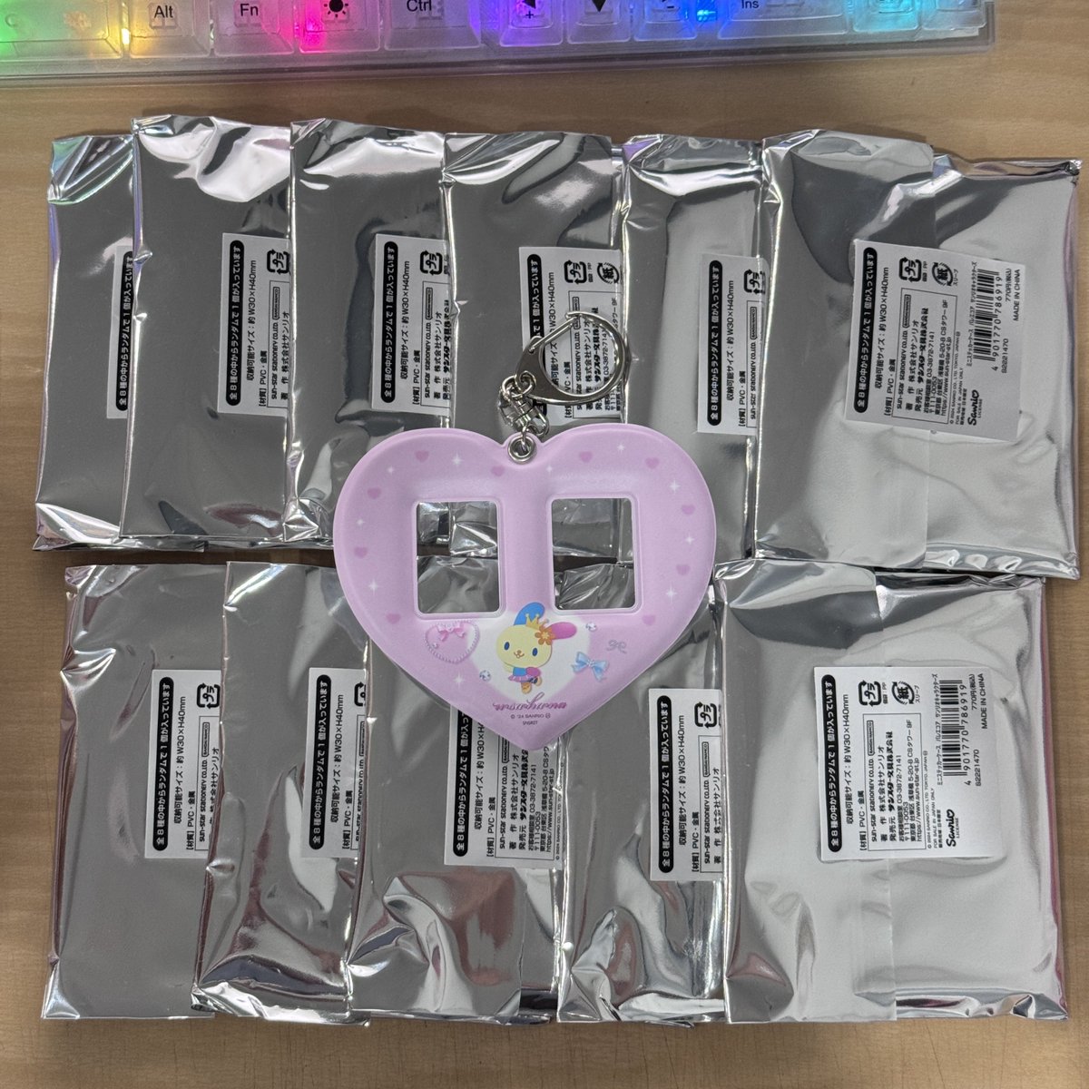 mjnnj_'s tweet photo. มะจ๋อง พร้อมส่ง 📦
กล่องจุ่ม id holder &amp; กระจกจิ๋ว 💗

🤍 จุ่ม ๆ ละ 190฿

📮 35฿ เหมา ๆ 

สนใจสอบถามเพิ่มเติมได้ค่า 
#ตลาดนัดSanrio https://t.co/a5yt8QvUaf